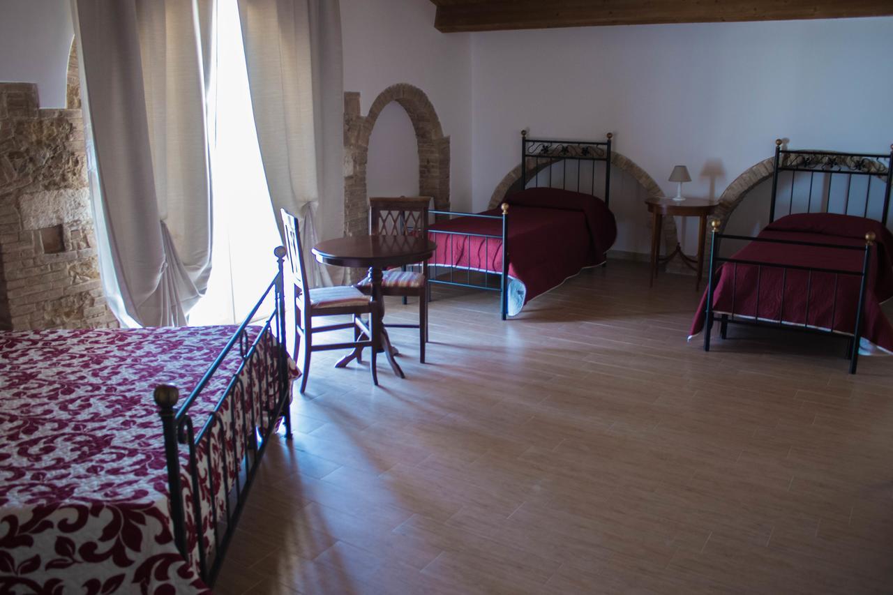 Residenza Delle Grazie Miglionico Exterior foto