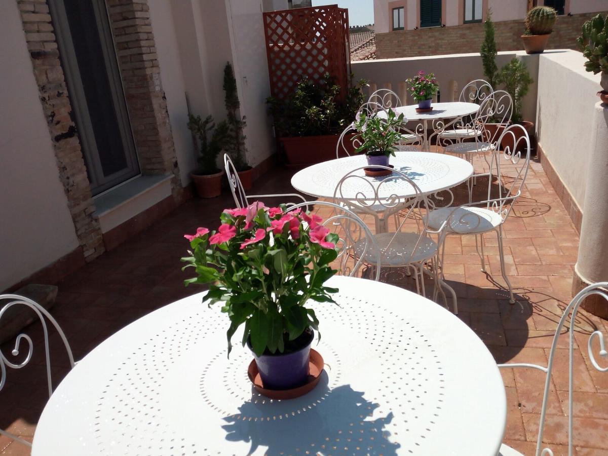 Residenza Delle Grazie Miglionico Exterior foto